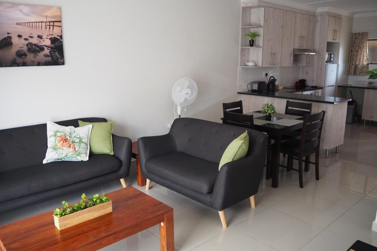 Or Tambo Self Catering Apartments, The Willows Boksburg Exterior foto